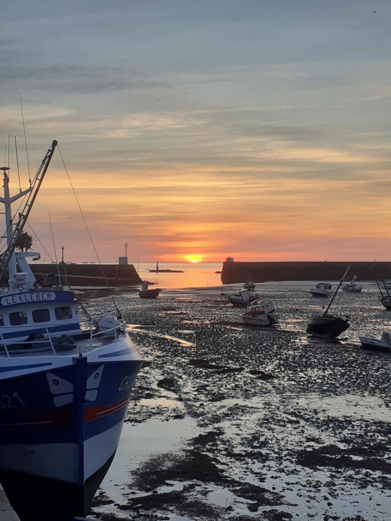 Le Mora Hotes Barfleur Eksteriør bilde